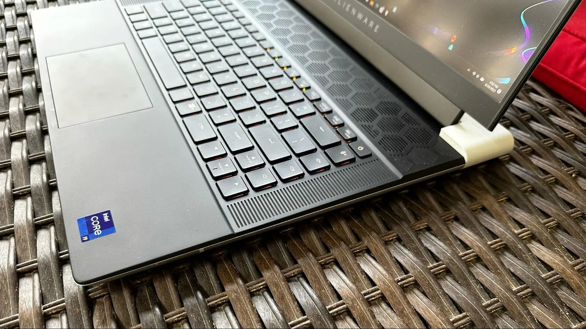 Đánh giá Alienware x16 (2023) - Vượt xa giới hạn của một laptop gaming mỏng nhẹ 25 Alienware x16 2023 5