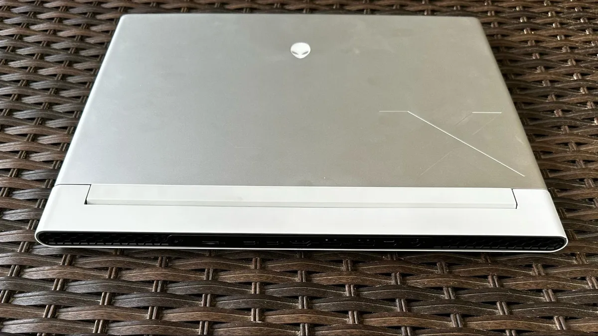 Đánh giá Alienware x16 (2023) - Vượt xa giới hạn của một laptop gaming mỏng nhẹ 27 Alienware x16 2023 8