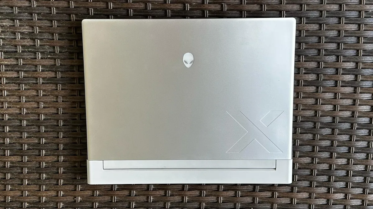 Đánh giá Alienware x16 (2023) - Vượt xa giới hạn của một laptop gaming mỏng nhẹ 23 Alienware x16 2023 9