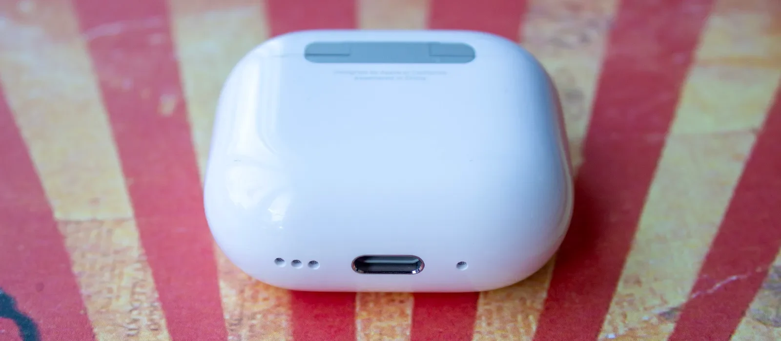 Đánh giá Apple AirPods 4 - Đỉnh cao âm thanh trong chiếc tai nghe nhỏ bé của Apple 24 Apple AirPods 4 12 e1746531332107