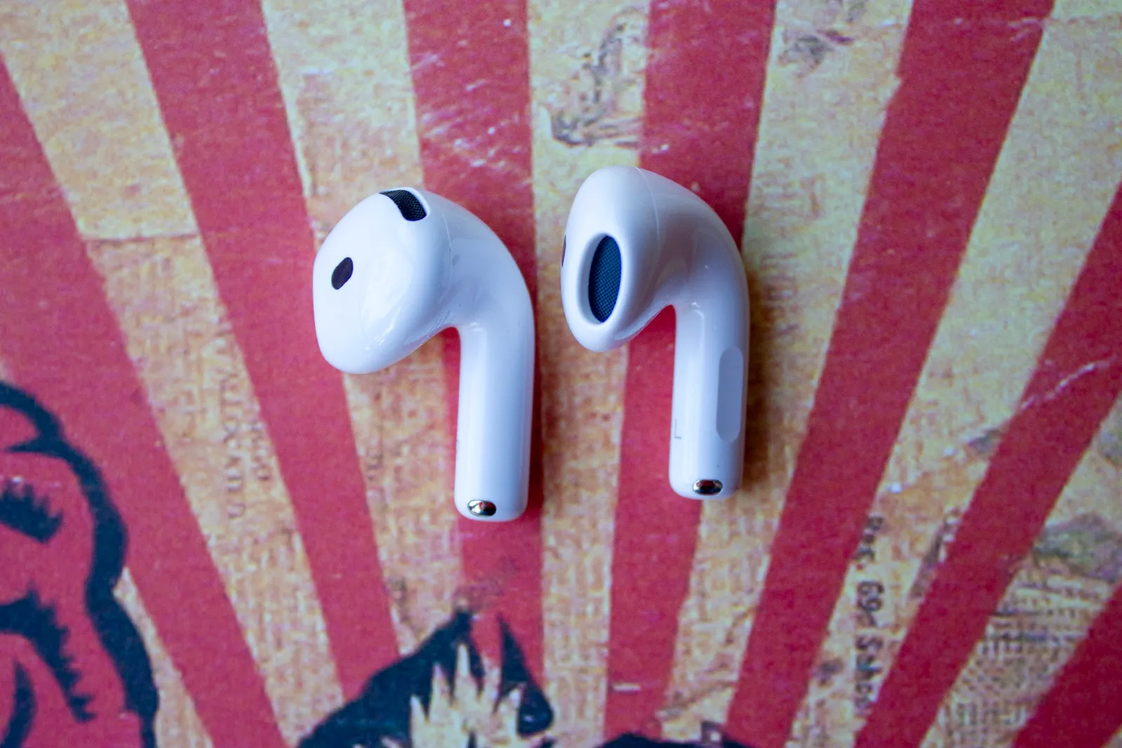 Đánh giá Apple AirPods 4 - Đỉnh cao âm thanh trong chiếc tai nghe nhỏ bé của Apple 29 Apple AirPods 4 7