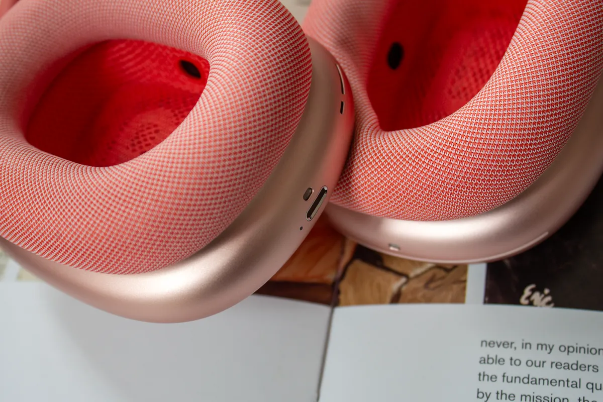 Đánh giá Apple AirPods Max - Đắm chìm trong thế giới âm thanh không giới hạn 11 Apple AirPods Max 7