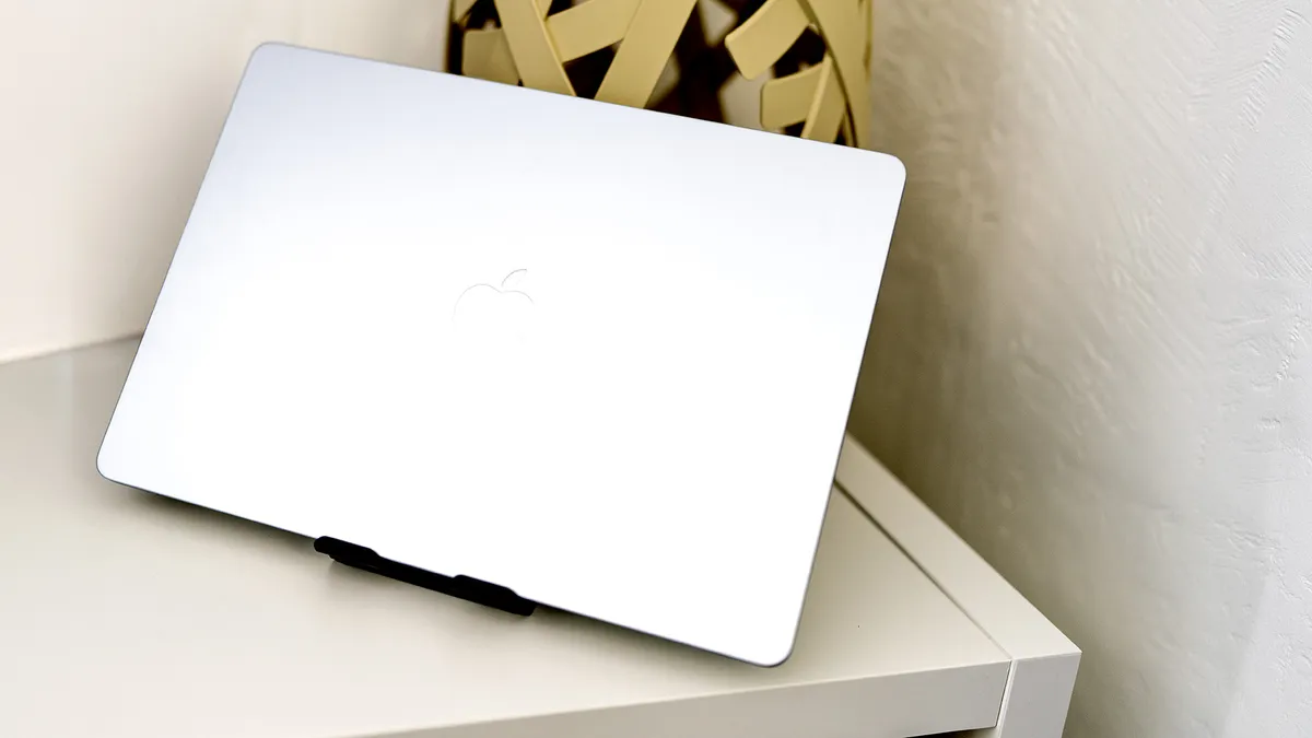 Apple MacBook Air 15 M4 6