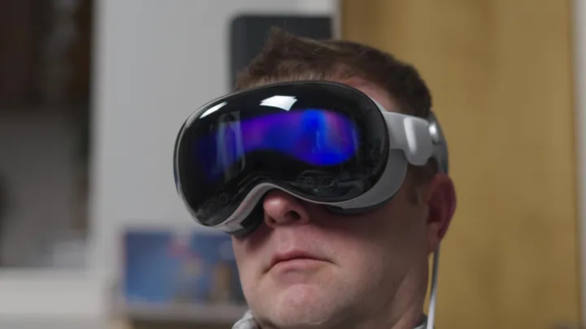Apple Vision Pro: Có phải là rạp chiếu phim tại nhà tối ưu nhất 2025? 1 Apple Vision Pro Co phai la rap chieu phim tai nha toi uu nhat 2025 5