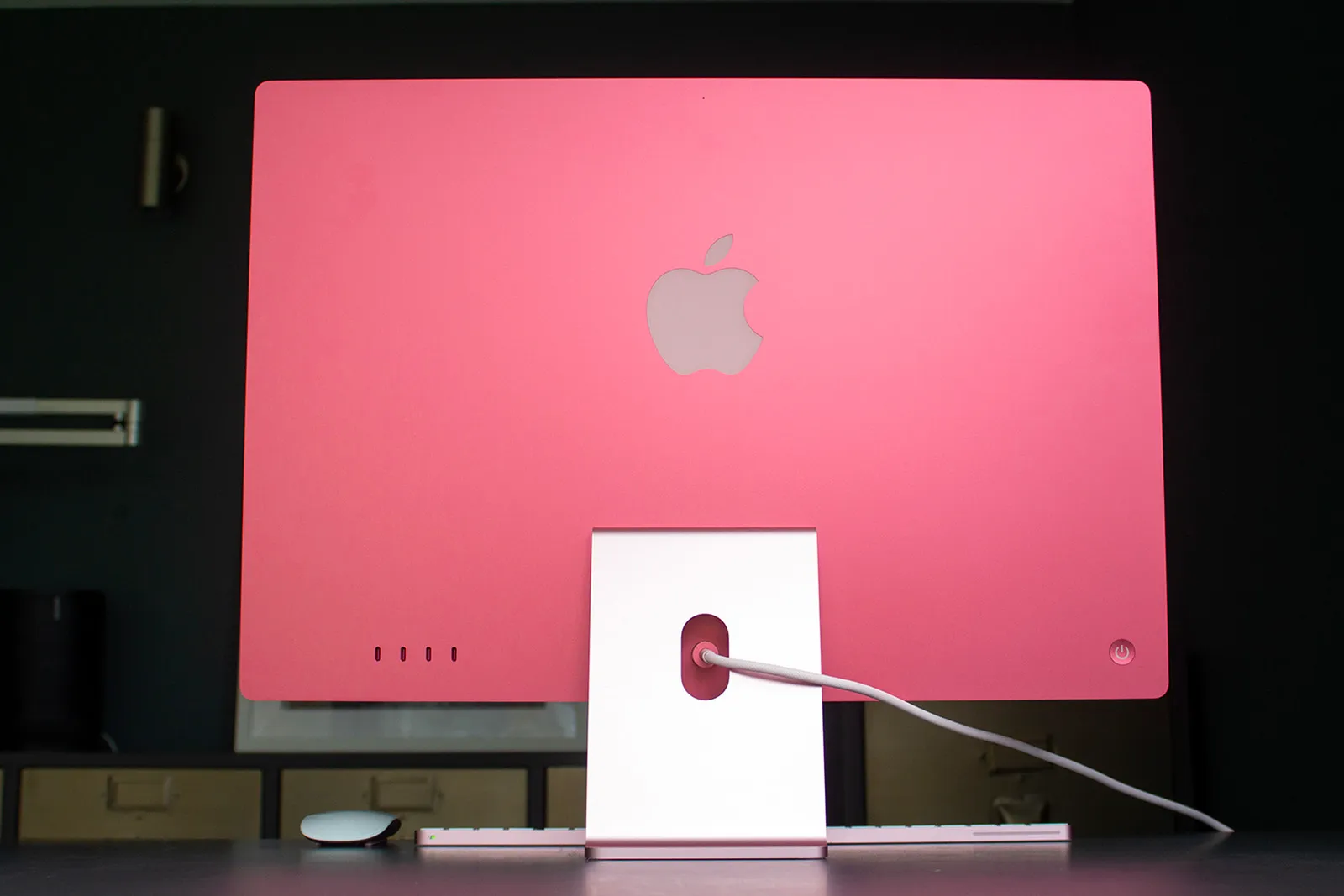 Đánh giá Apple iMac (M4, 2024) - Nâng tầm không gian phong cách hiện đại, thiết kế mỏng nhẹ 35 Apple iMac M4 2024 1