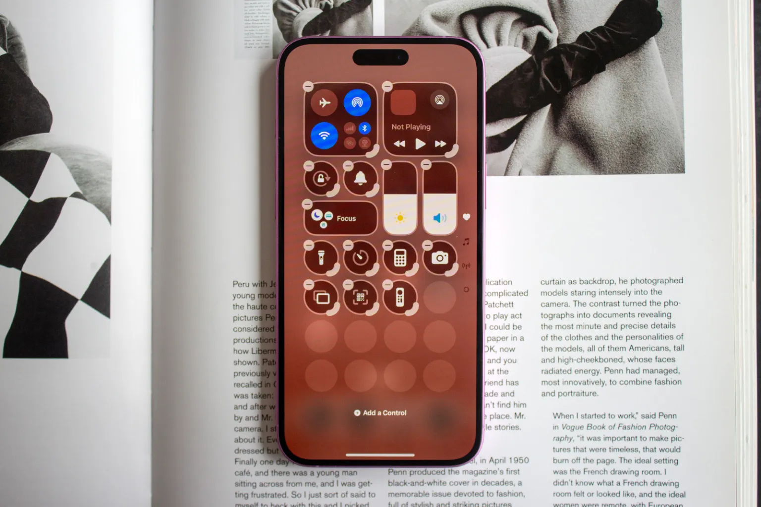 Đánh giá Apple iPhone 16 & 16 Plus: Trải nghiệm không giới hạn, màn hình rực rỡ hơn, pin trâu hơn 26 Apple iPhone 16 16 Plus 6