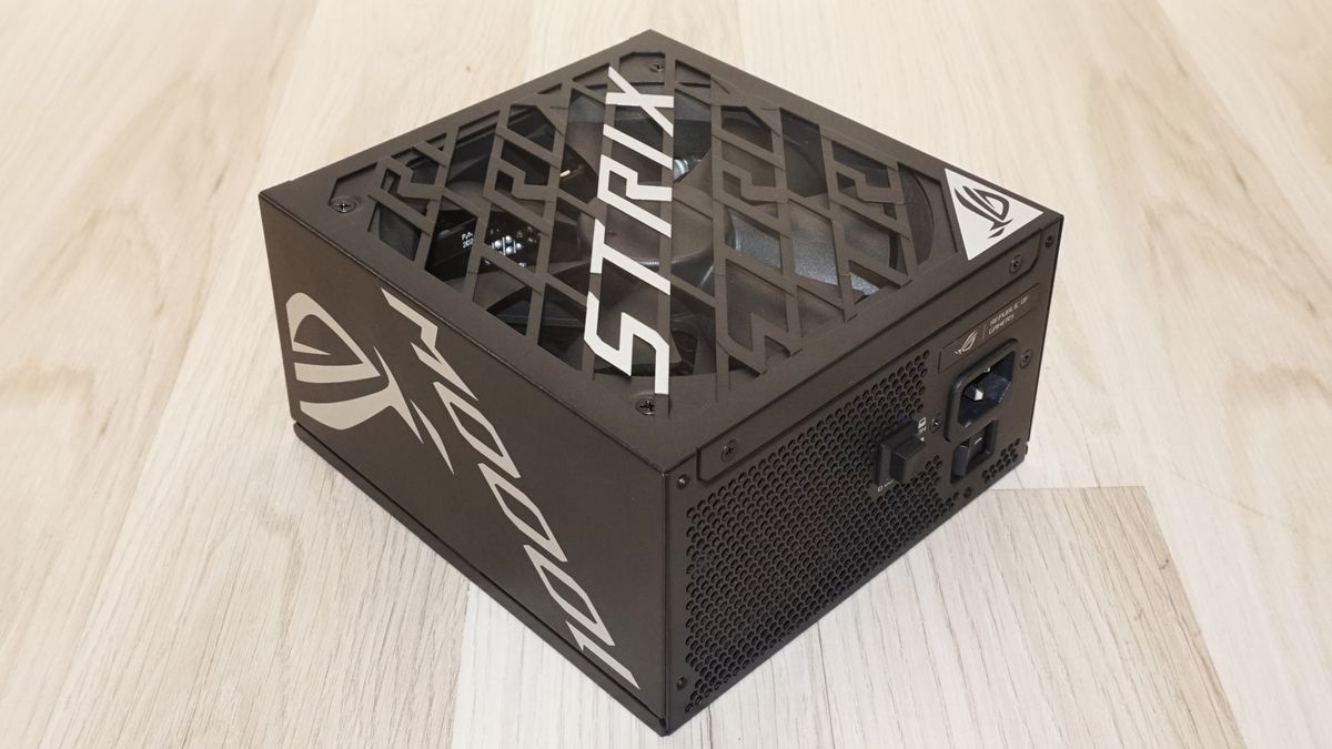 Đánh giá Asus ROG Strix 1000W - Chơi game cực đỉnh, sáng tạo không ngừng 35 Asus ROG Strix 1000W 1