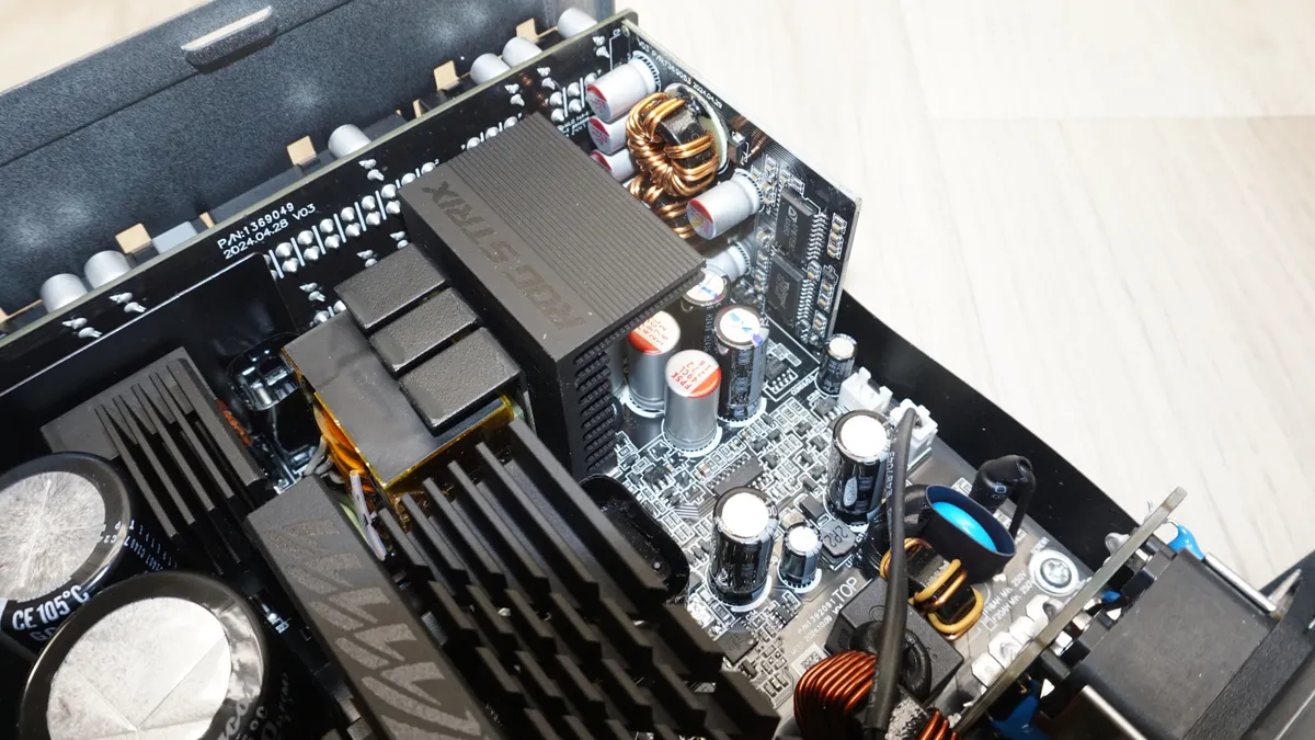 Đánh giá Asus ROG Strix 1000W - Chơi game cực đỉnh, sáng tạo không ngừng 46 Asus ROG Strix 1000W 13