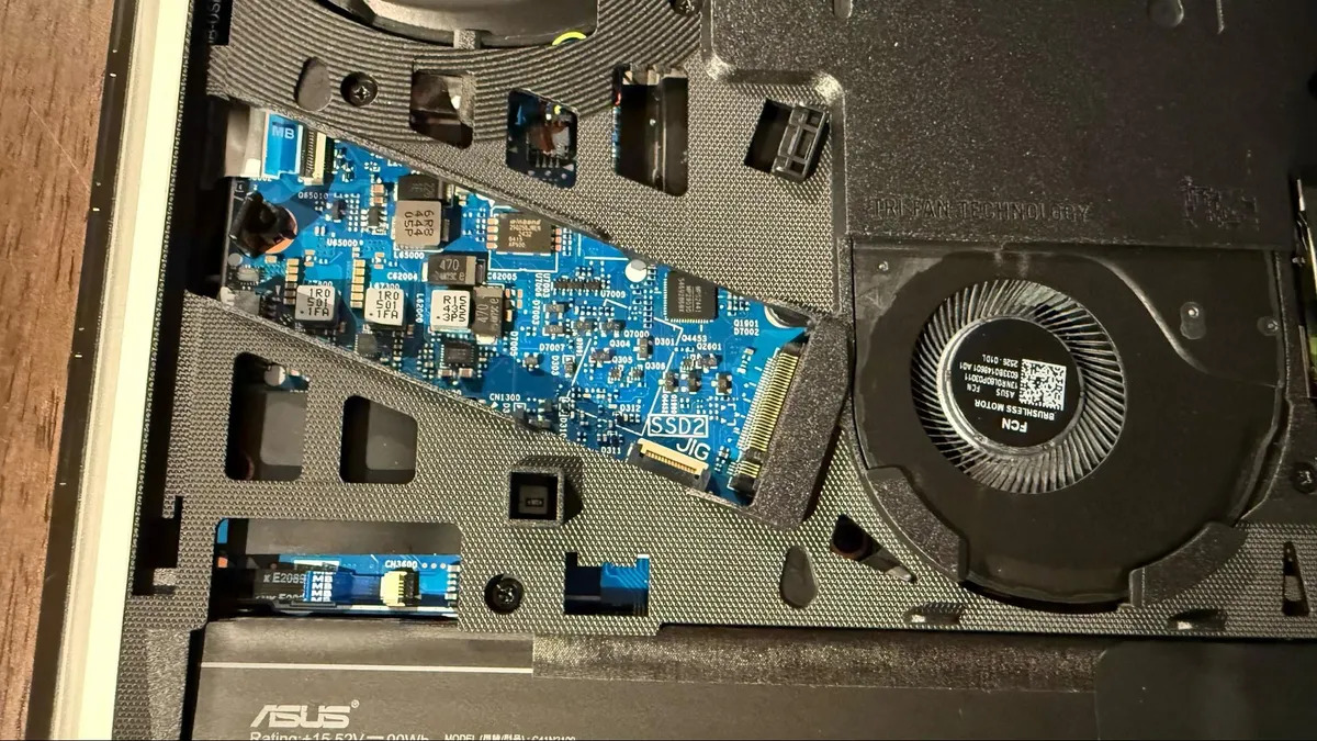 Asus ROG Strix Scar 16 18