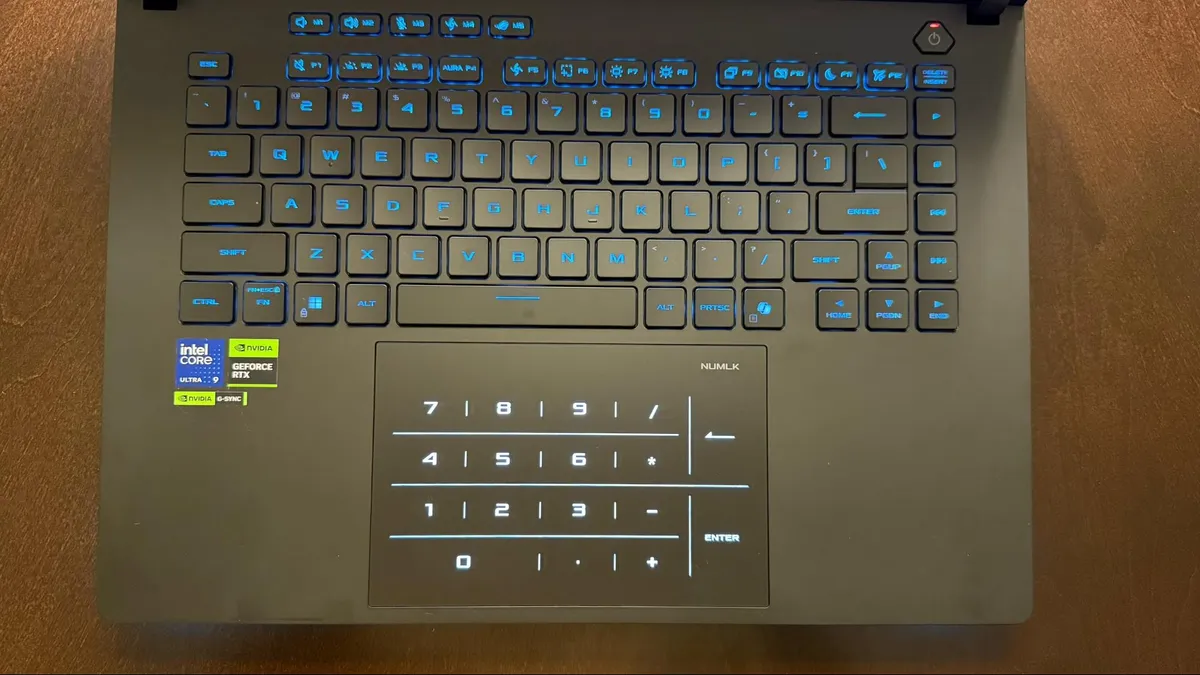 Asus ROG Strix Scar 16 2025 10