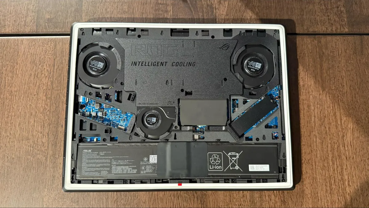 Asus ROG Strix Scar 16 2025 7