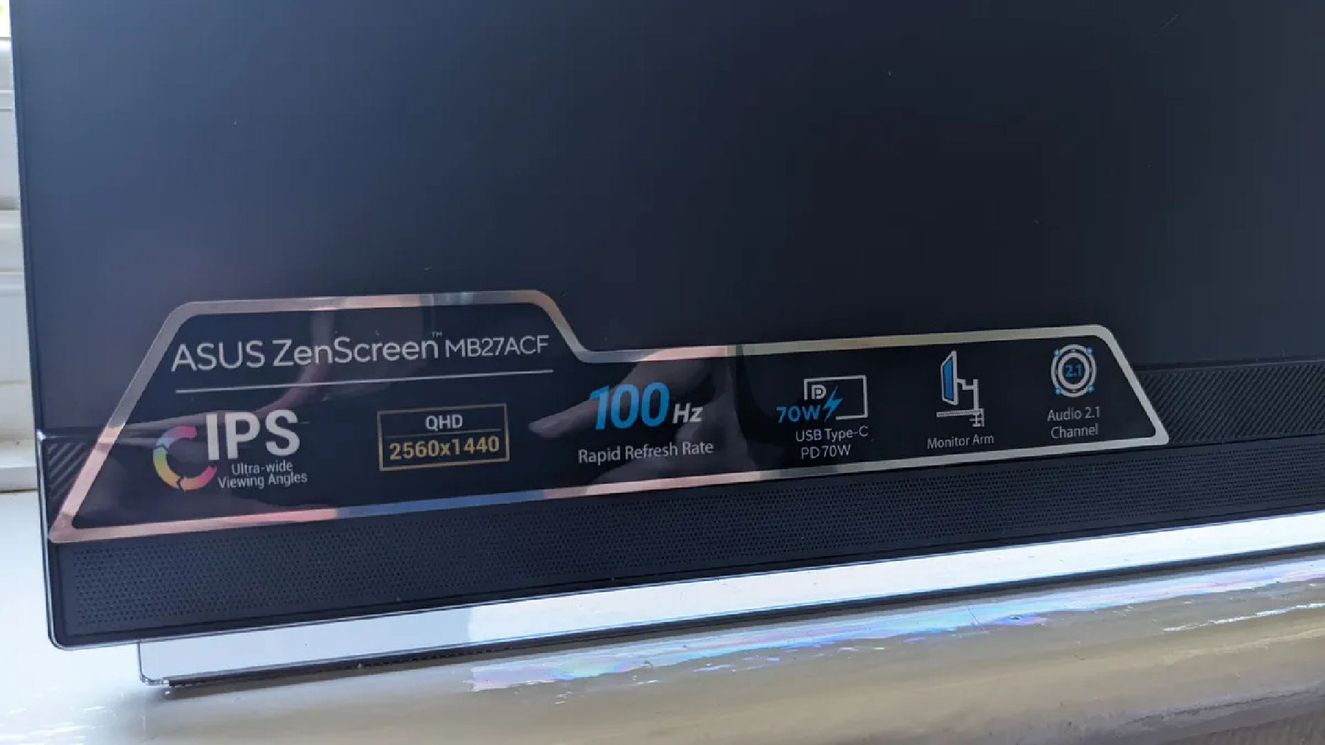 Asus ZenScreen MB27ACF 2 01