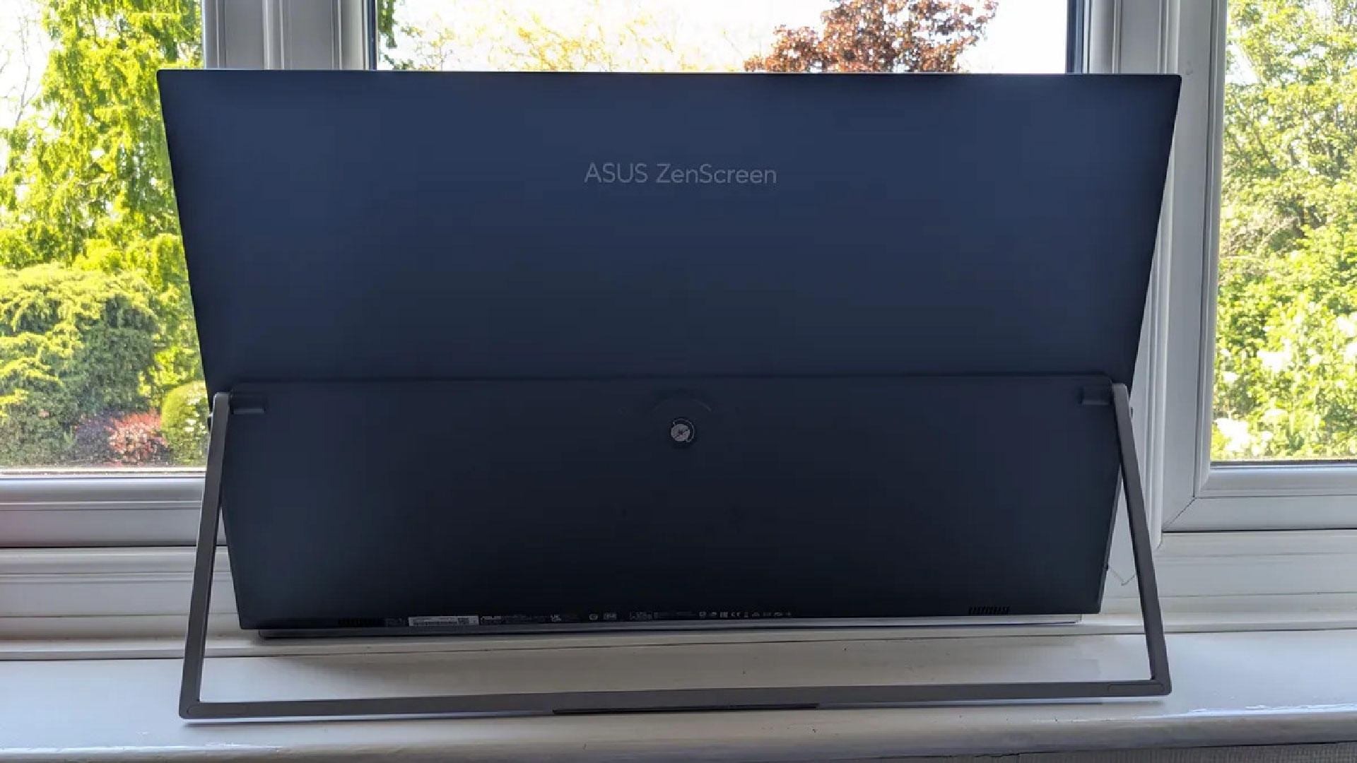 Asus ZenScreen MB27ACF 7 01