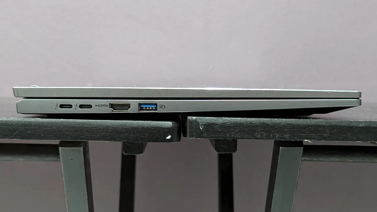 Asus Zenbook S16 với Acer Swift Go 16 - Đâu là laptop 16 inch hoàn hảo cho bạn? 9 Asus Zenbook S16 voi Asus Swift Go 16 Dau la laptop 16 inch hoan hao cho ban 5