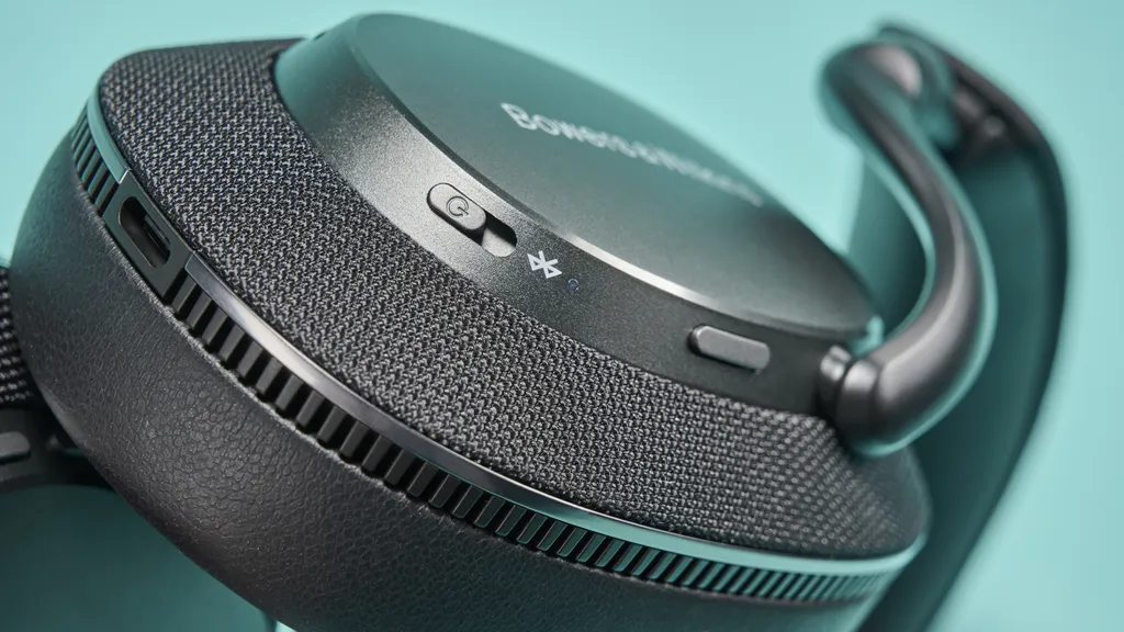 Trải nghiệm Bowers & Wilkins Px7 S3 – Không chỉ là tai nghe, mà là nghệ thuật 15 Bowers Wilkins Px7 S3 3