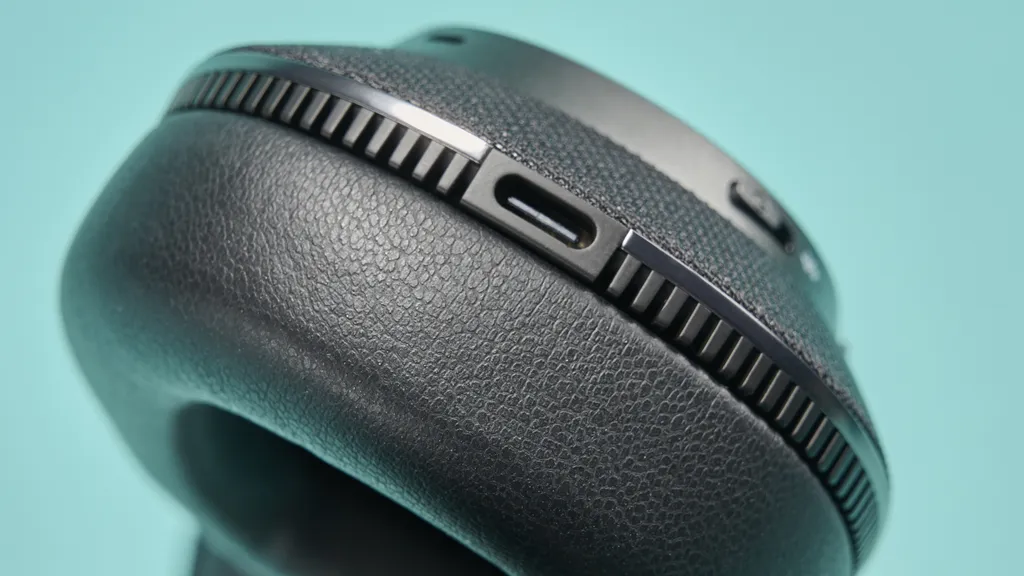 Trải nghiệm Bowers & Wilkins Px7 S3 – Không chỉ là tai nghe, mà là nghệ thuật 11 Bowers Wilkins Px7 S3 7