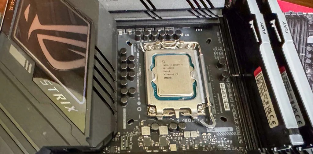 Đánh giá CPU Intel Core i9-14900K: Chiến game đỉnh cao và sáng tạo không giới hạn 18 CPU Intel Core i9 14900K 7