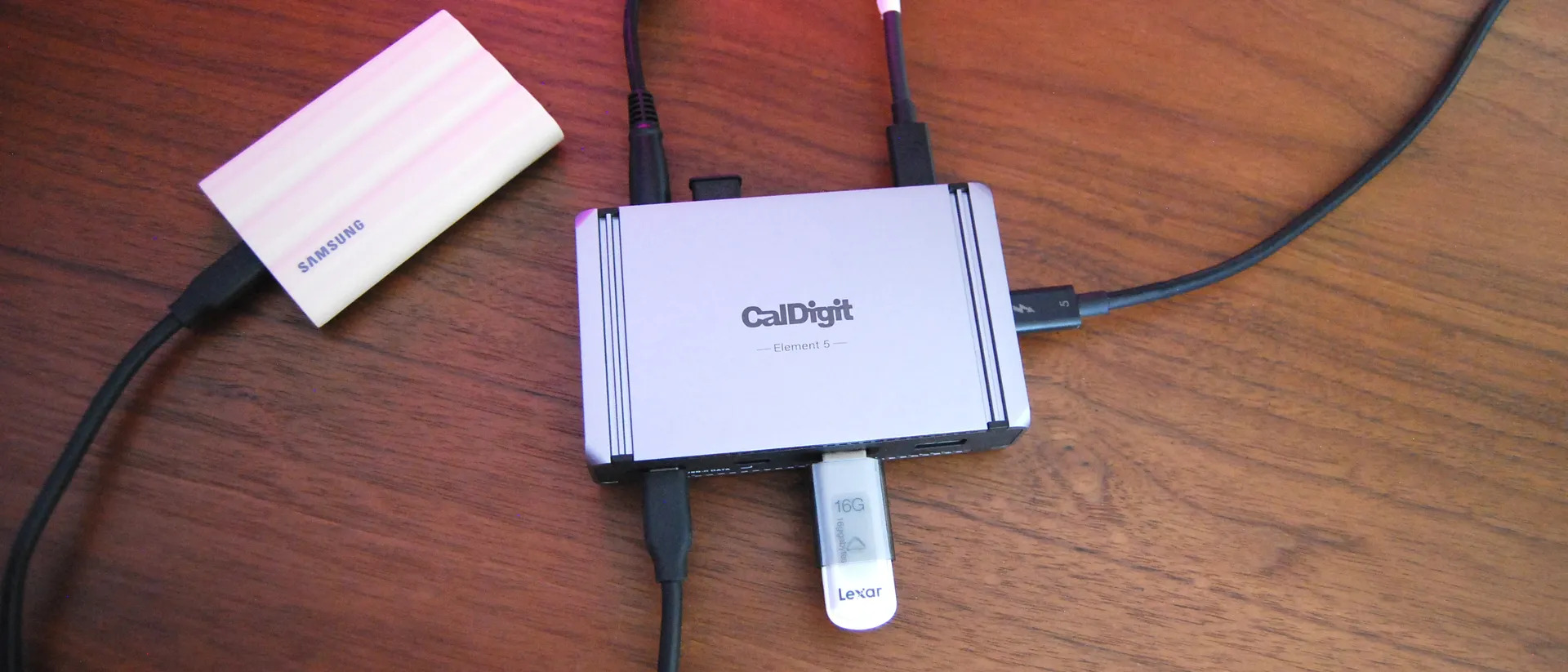 CalDigits Element 5 Hub 1