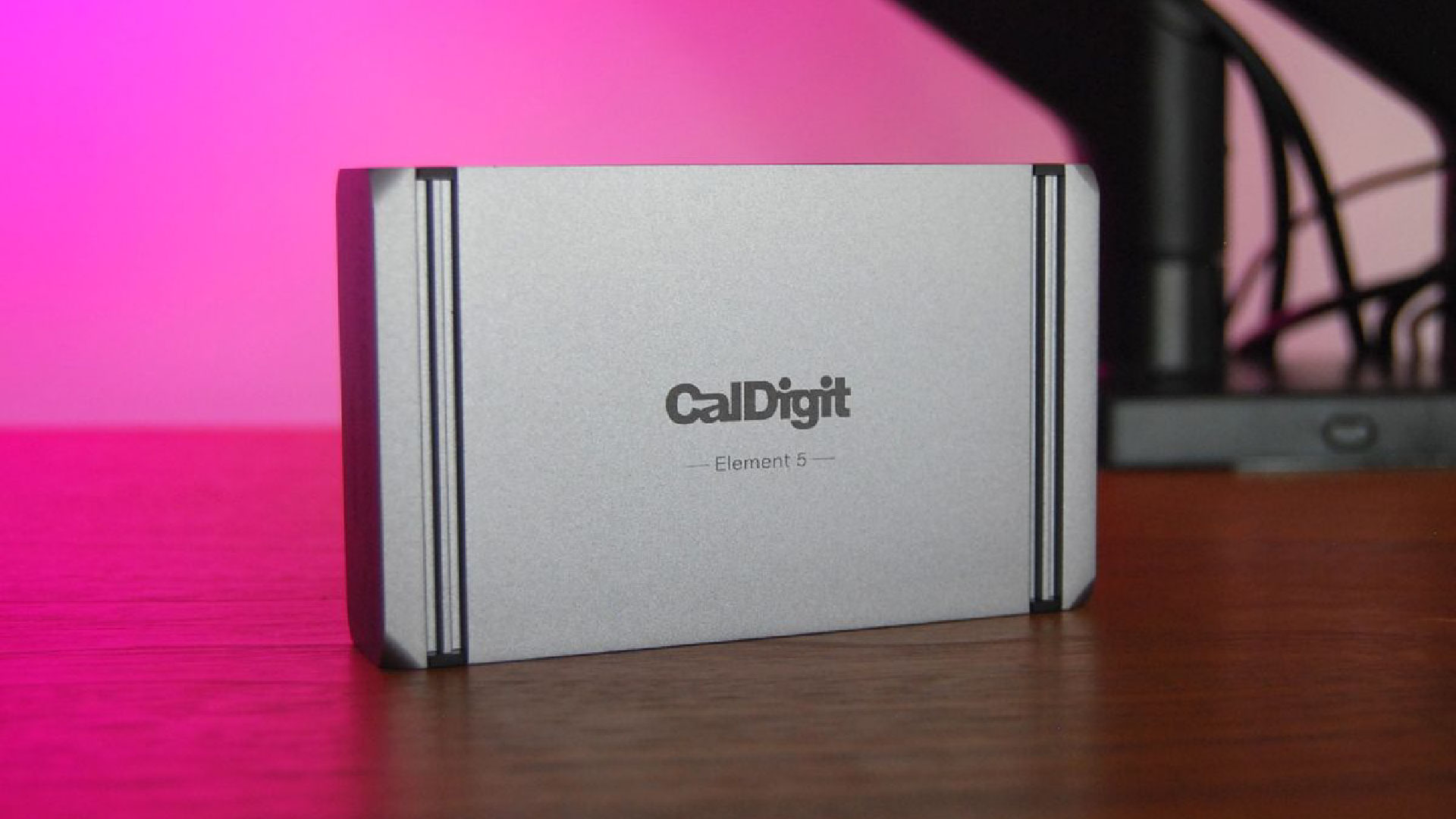 CalDigits Element 5 Hub 11 01