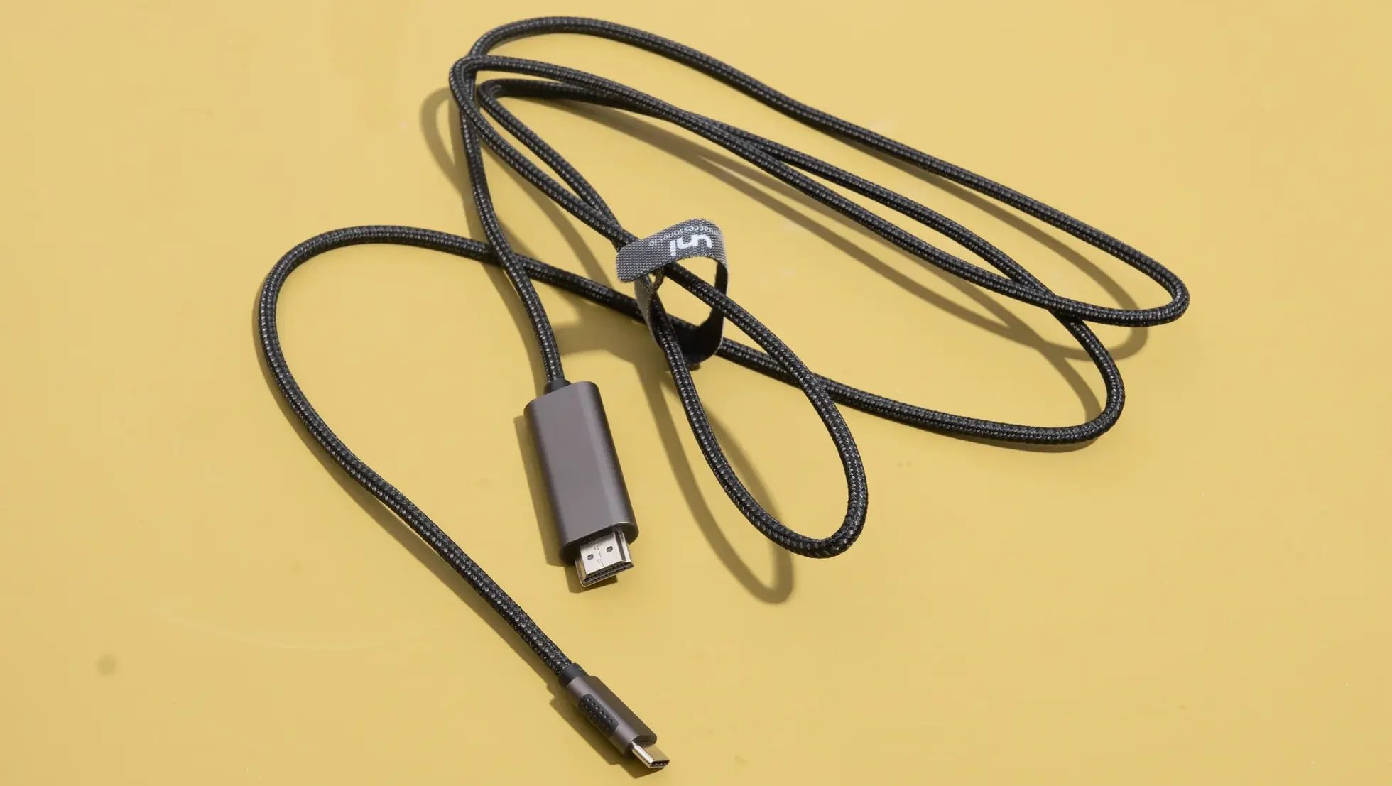 Cáp và bộ chuyển đổi video USB-C tốt nhất 2025 - Nâng tầm kết nối hình ảnh! 10 Cap USB C sang HDMI e1747481154394