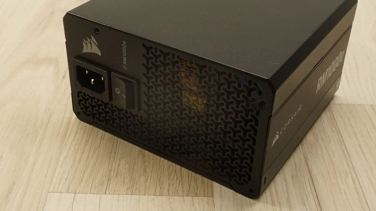 Corsair RM1000e ATX 3 10