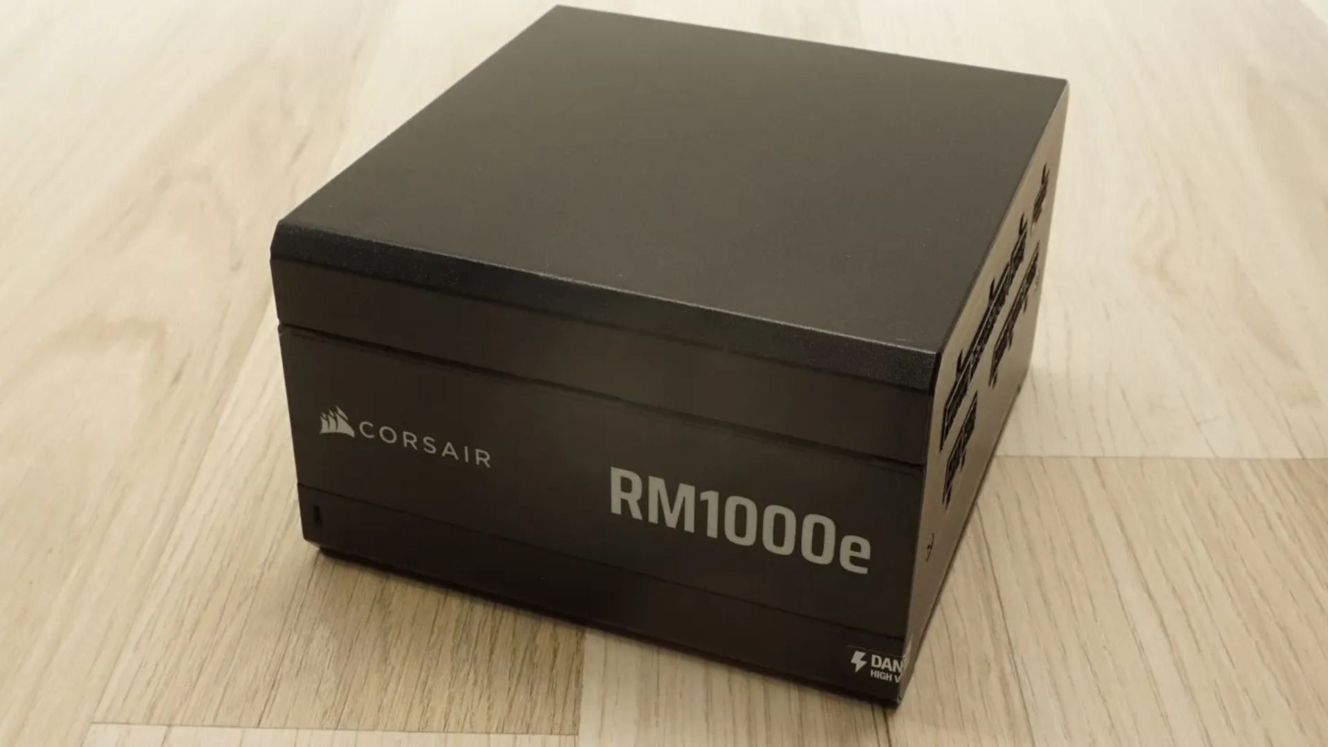 Đánh giá Corsair RM1000e ATX 3.1 - Liệu có phải là nguồn máy tính tốt nhất hiện nay? 1 Corsair RM1000e ATX 3 15