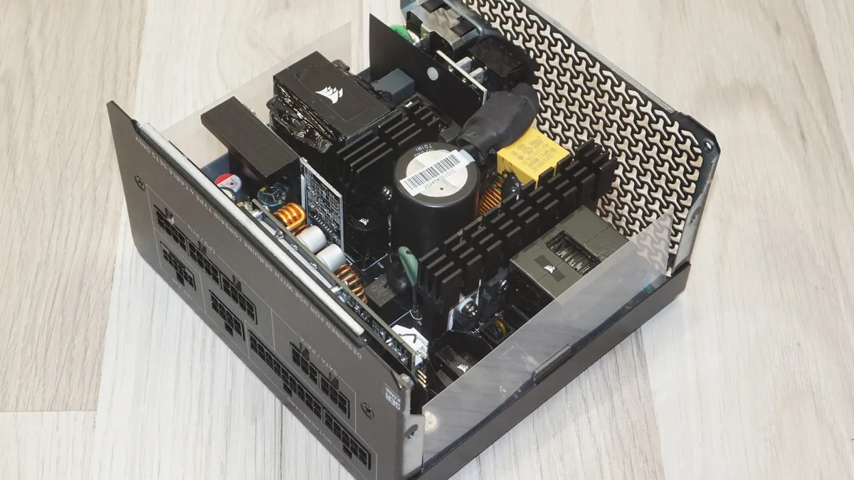 Corsair RM1000e ATX 3.1 11