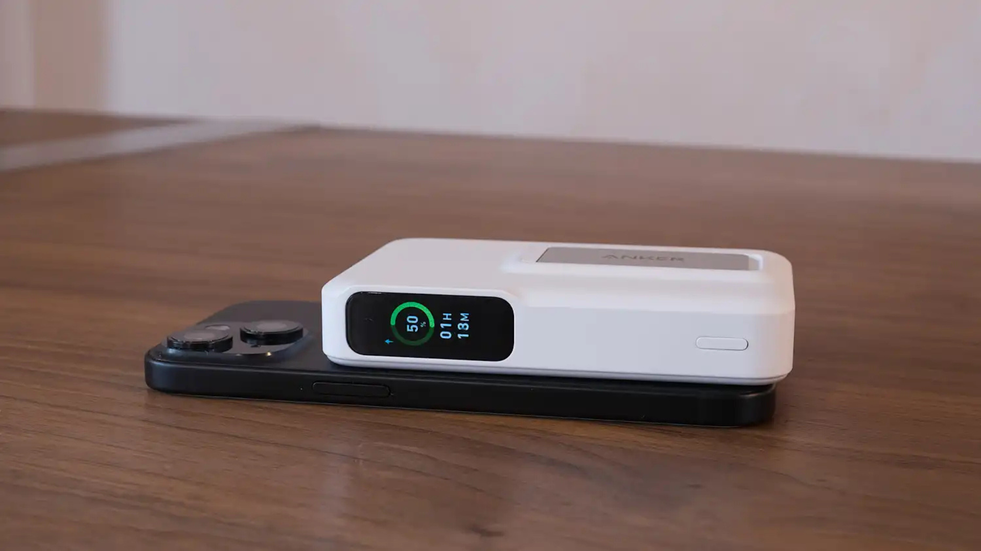 Danh gia Anker MagGo Power Bank 10K Pin MagSafe chuan Qi2 cho iPhone 4