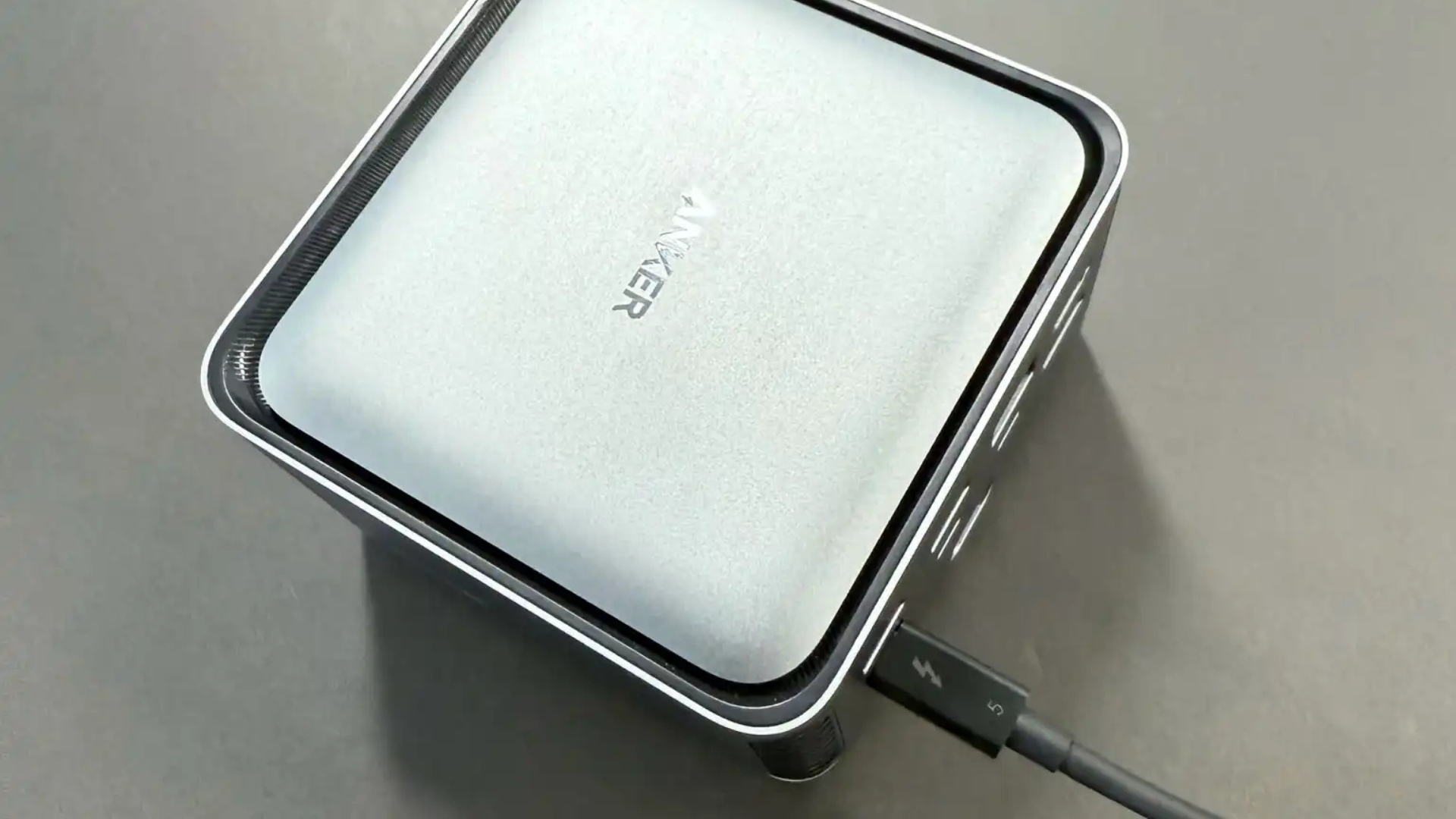 Danh gia Anker Prime 14 in 1 Thunderbolt 5 Dock manh me thiet ke nhu Mac mini 1