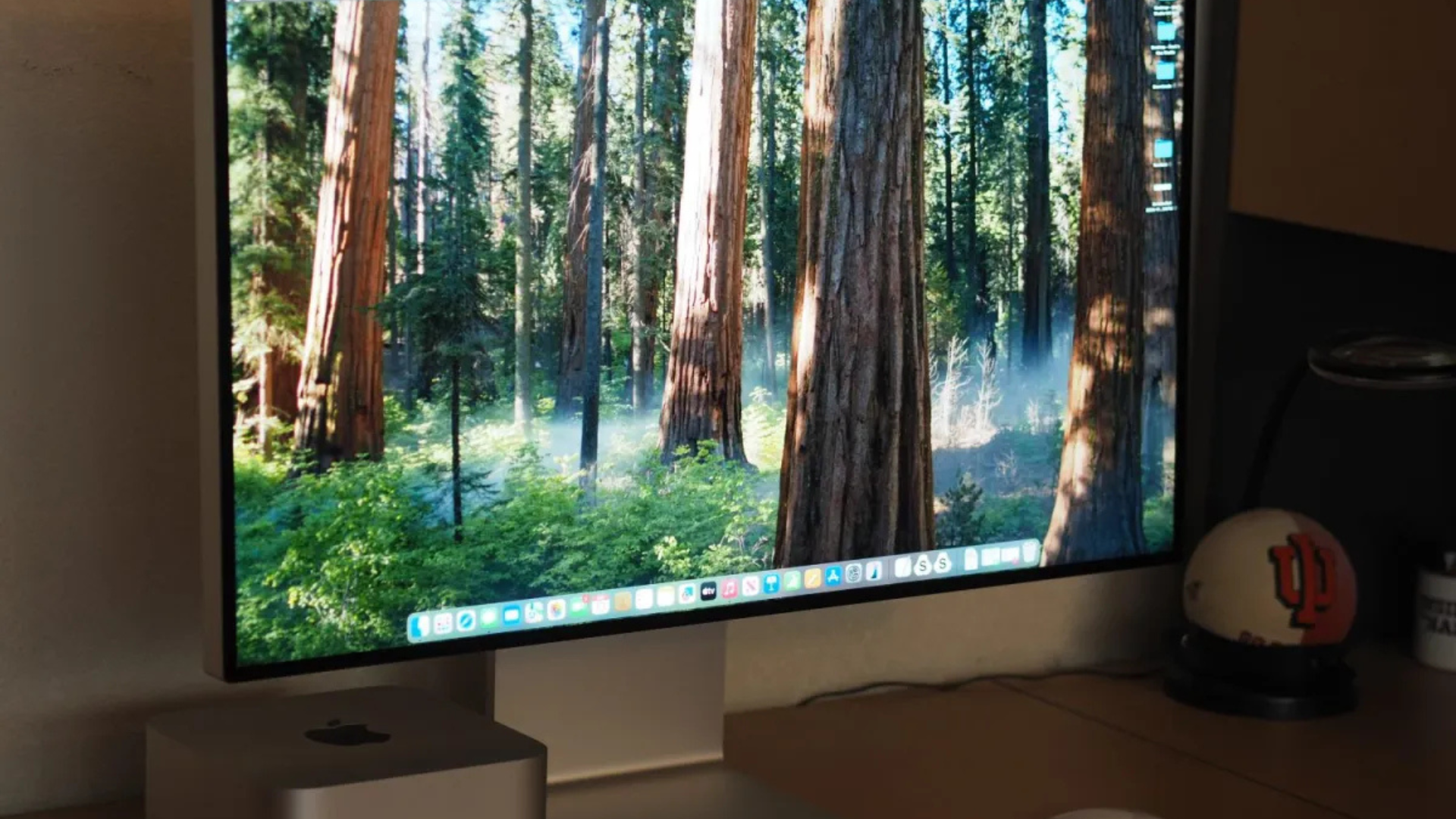 Đánh giá Apple Pro Display XDR 2025: Màn hình Mac tốt nhất, nhưng giá "khủng" 1 Danh gia Apple Pro Display XDR 2025 Man hinh Mac tot nhat nhung gia khung 1