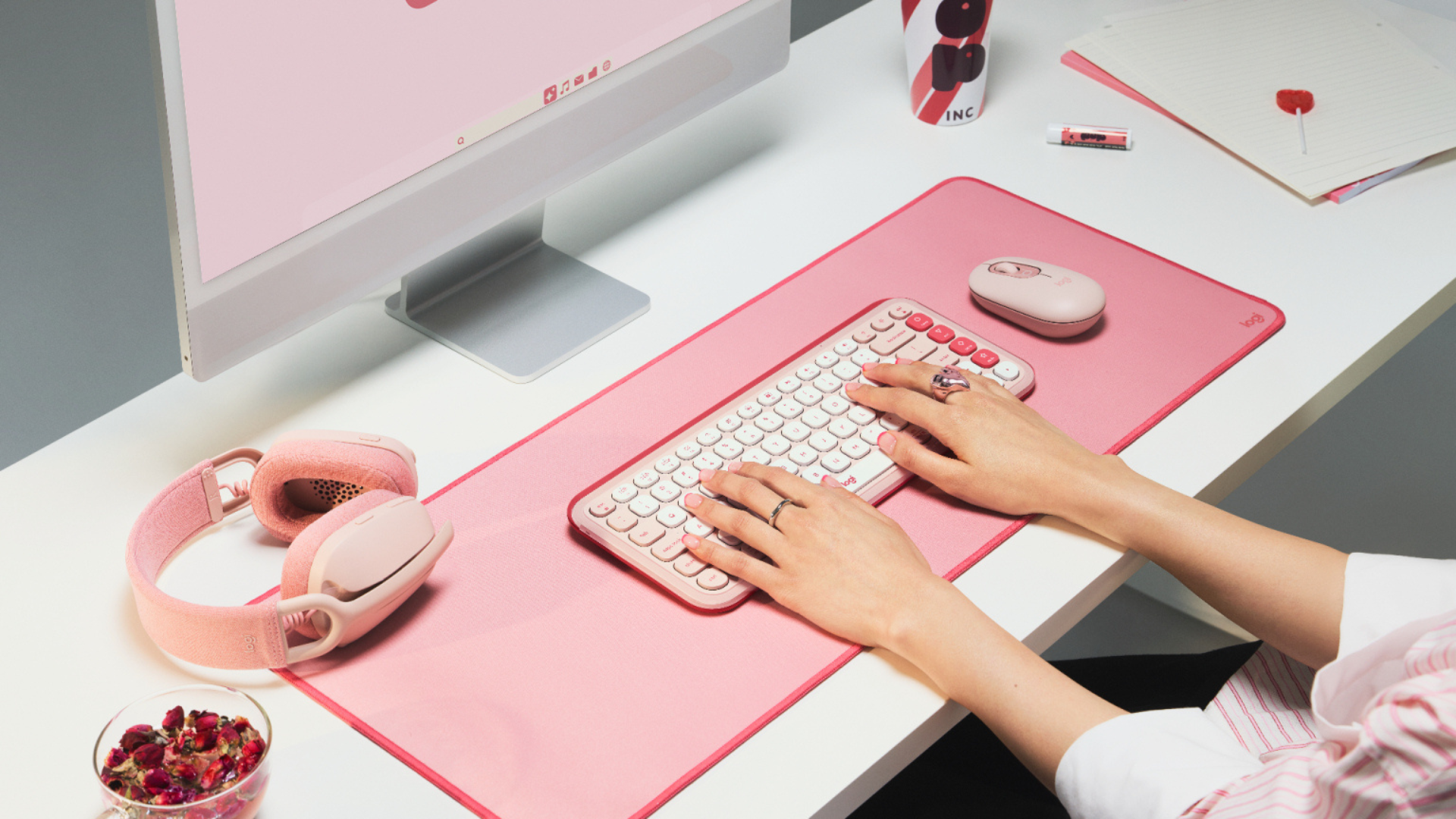 Đánh giá Logitech POP Icon Combo: Bàn phím chuột không dây màu sắc, thông minh 1 Danh gia Logitech POP Icon Combo Ban phim chuot khong day mau sac thong minh 1
