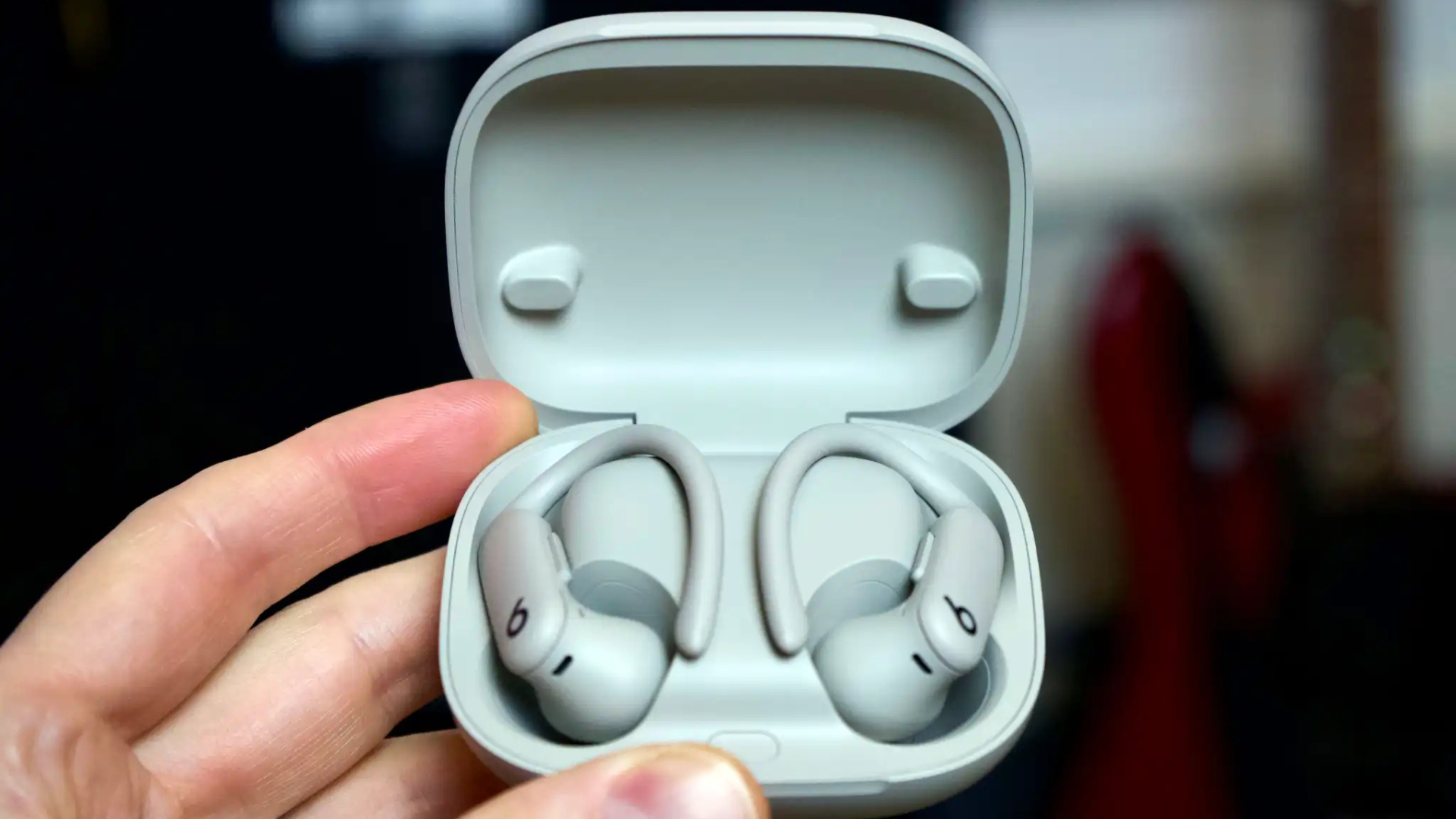 Đánh giá Powerbeats Pro 2: Tai nghe gym đỉnh với đo nhịp tim, đáng mua không? 10 Danh gia Powerbeats Pro 2 Tai nghe gym dinh voi do nhip tim dang mua khong 3