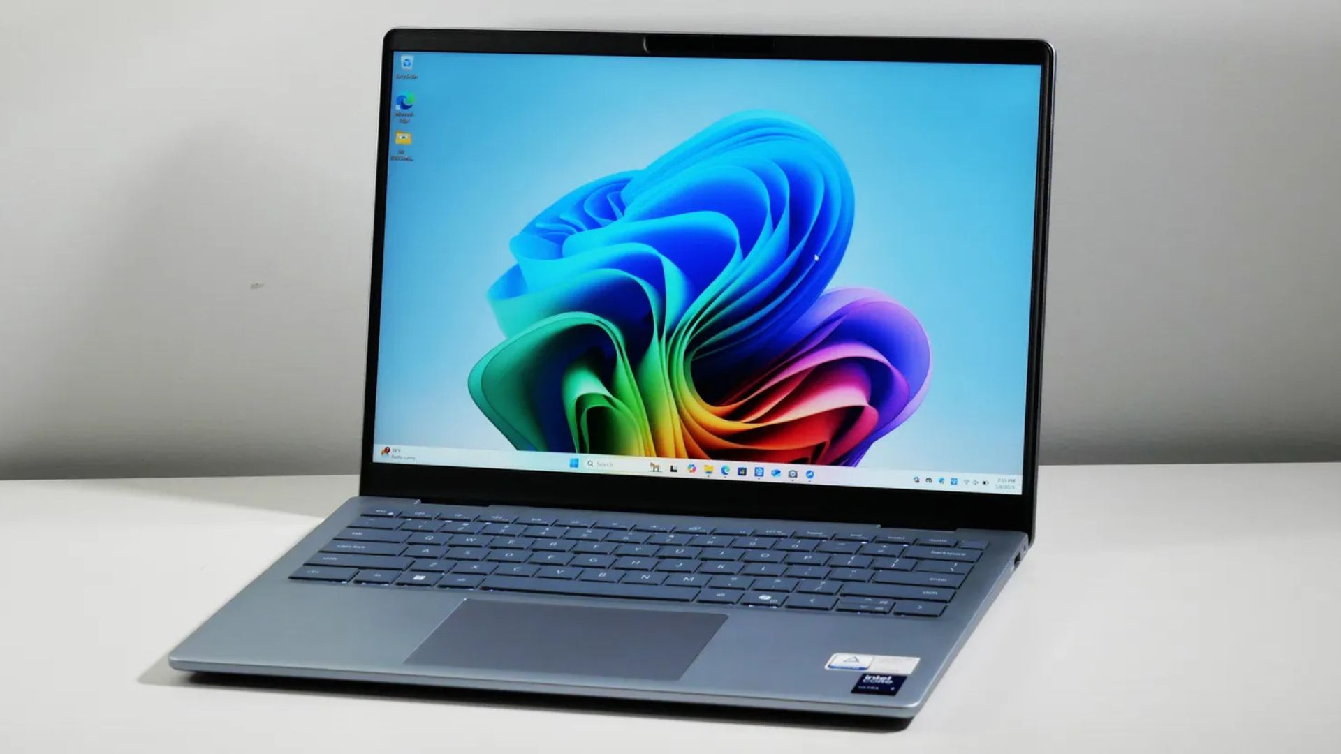 Đánh giá Dell 14 Plus (2025) - Bước tiến công nghệ mới cho laptop mỏng nhẹ 1 Dell 14 Plus 2025 9