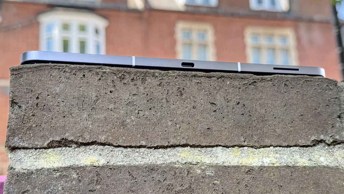 Galaxy Tab S10 FE Plus 3