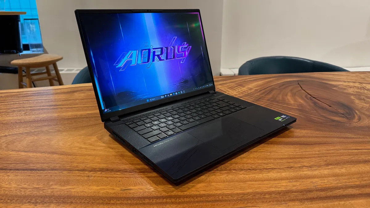 Gigabyte Aorus Master 16 4