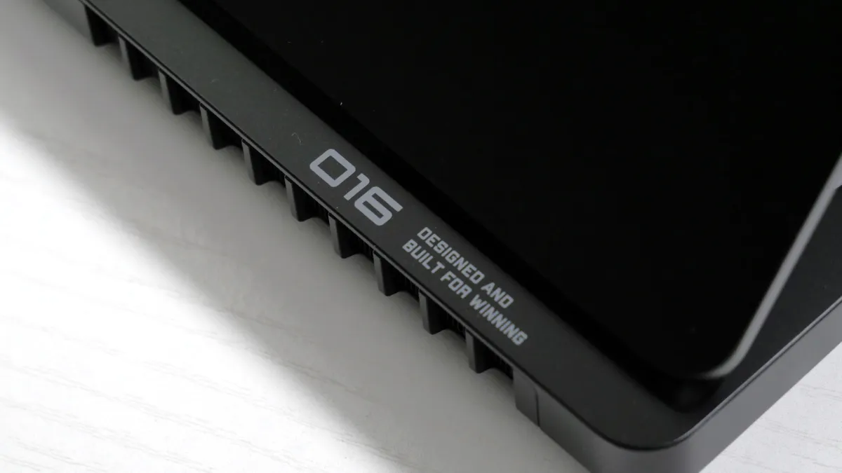 Đánh giá HP Omen Max 16 - Laptop gaming mỏng nhẹ, mạnh mẽ và siêu mượt! 55 HP Omen Max 16 RTX 5090 2