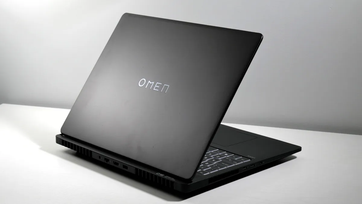 Đánh giá HP Omen Max 16 - Laptop gaming mỏng nhẹ, mạnh mẽ và siêu mượt! 45 HP Omen Max 16 RTX 5090 3