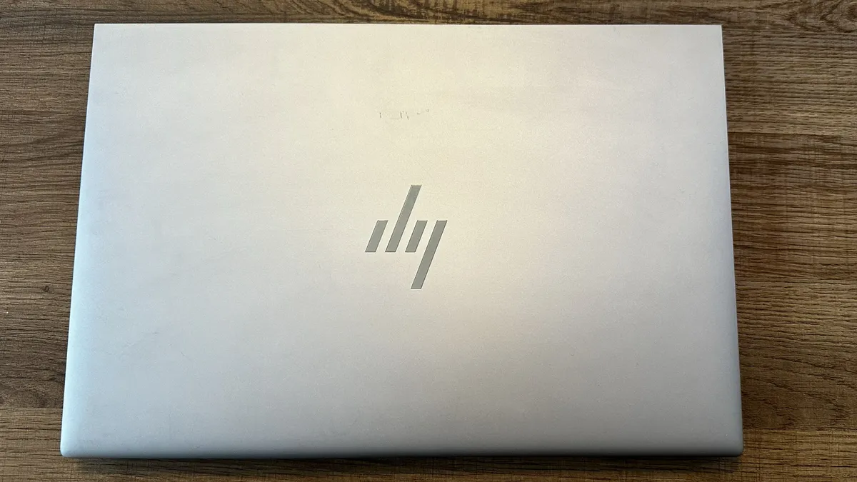 Đánh giá HP ZBook Studio 16 G10 - Trải nghiệm hình ảnh sống động, hoàn hảo cho đồ họa 23 HP ZBook Studio 16 G10 11