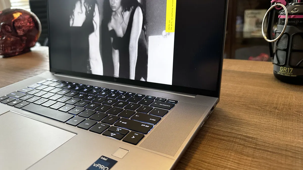 Đánh giá HP ZBook Studio 16 G10 - Trải nghiệm hình ảnh sống động, hoàn hảo cho đồ họa 19 HP ZBook Studio 16 G10 8