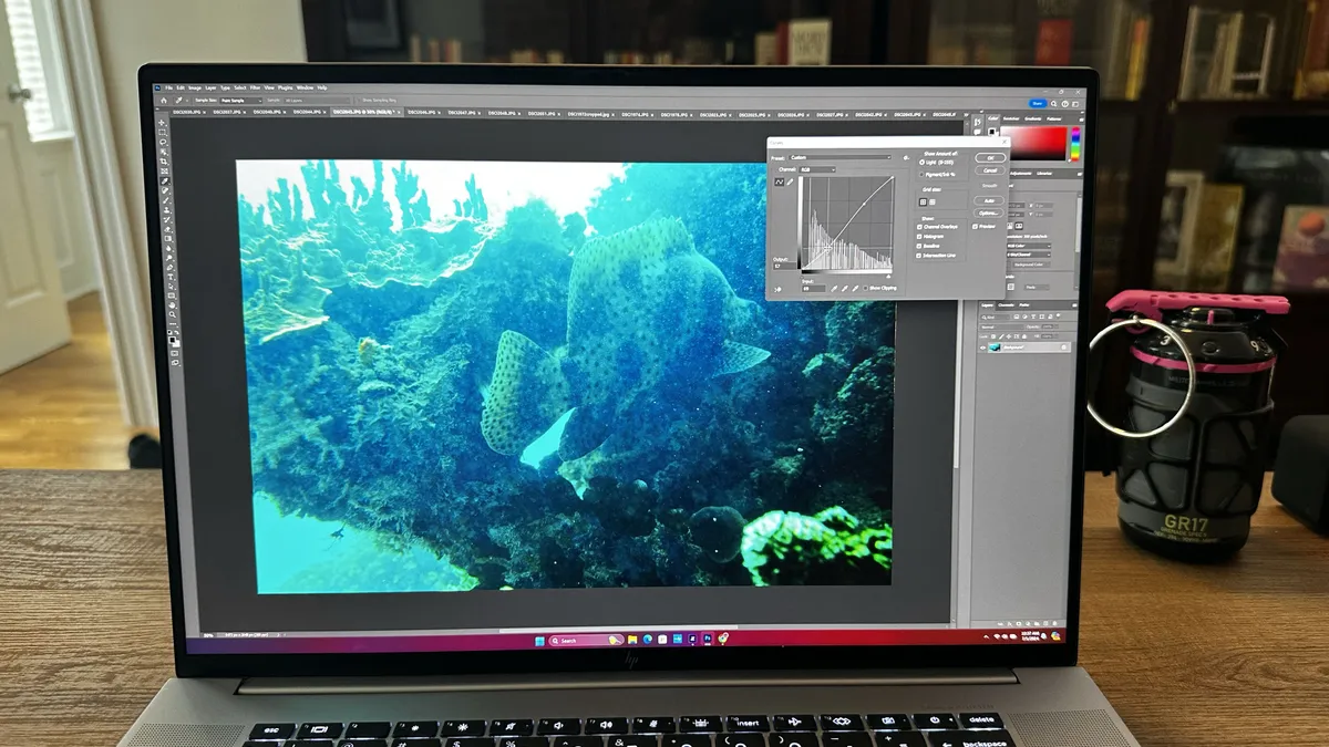 Đánh giá HP ZBook Studio 16 G10 - Trải nghiệm hình ảnh sống động, hoàn hảo cho đồ họa 20 HP ZBook Studio 16 G10 9