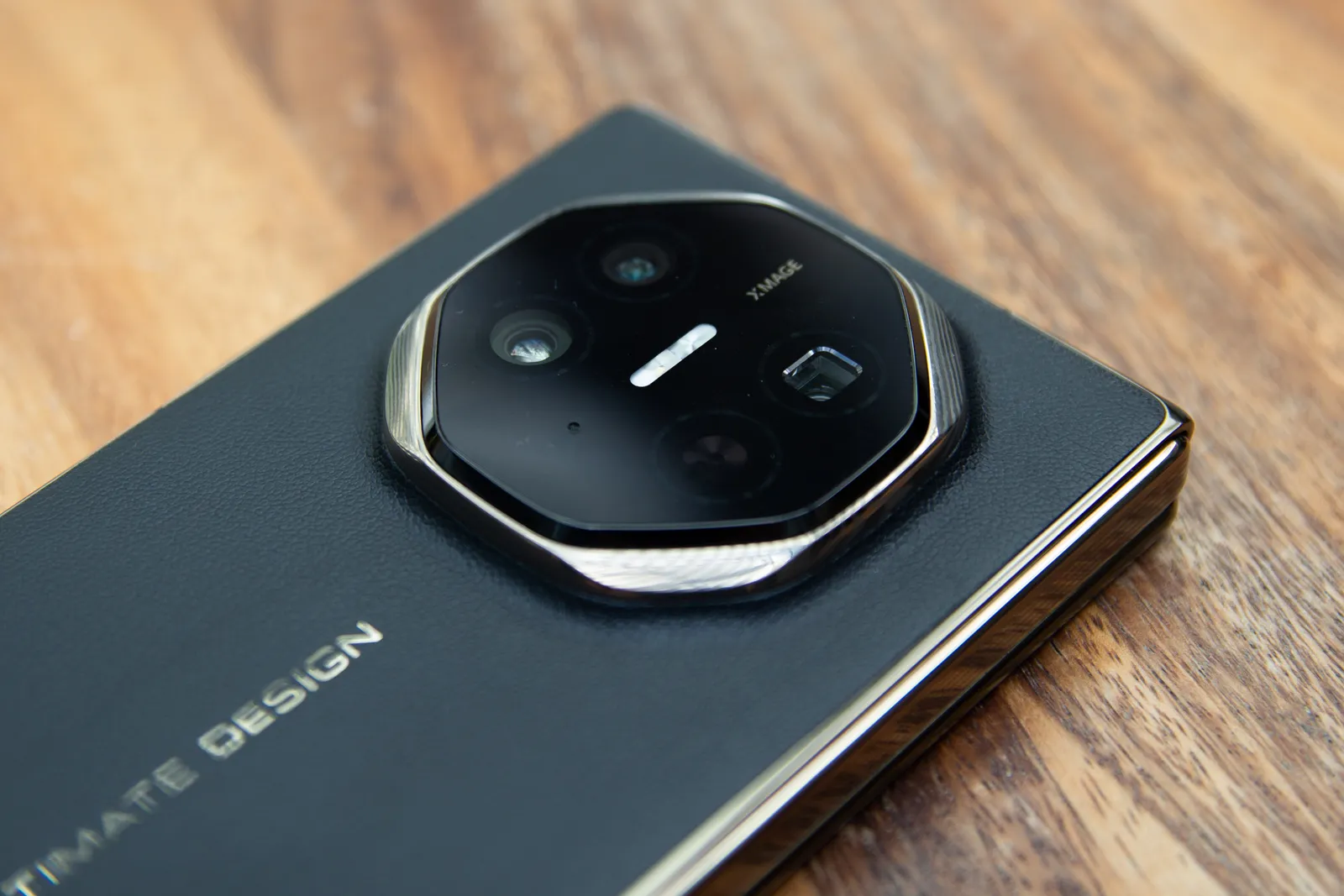 Đánh giá Huawei Mate XT - Trải nghiệm không gian và thời gian mới, mọi tác vụ đều trở nên mượt mà 4 Huawei Mate XT 12