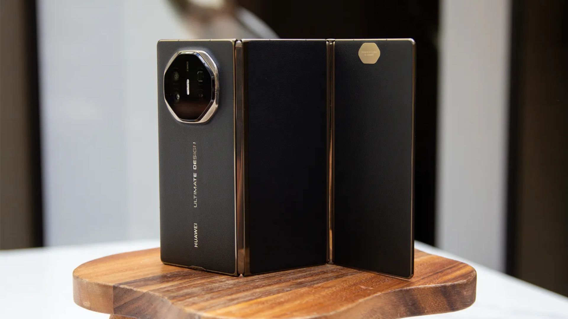 Đánh giá Huawei Mate XT - Trải nghiệm không gian và thời gian mới, mọi tác vụ đều trở nên mượt mà 1 Huawei Mate XT 15