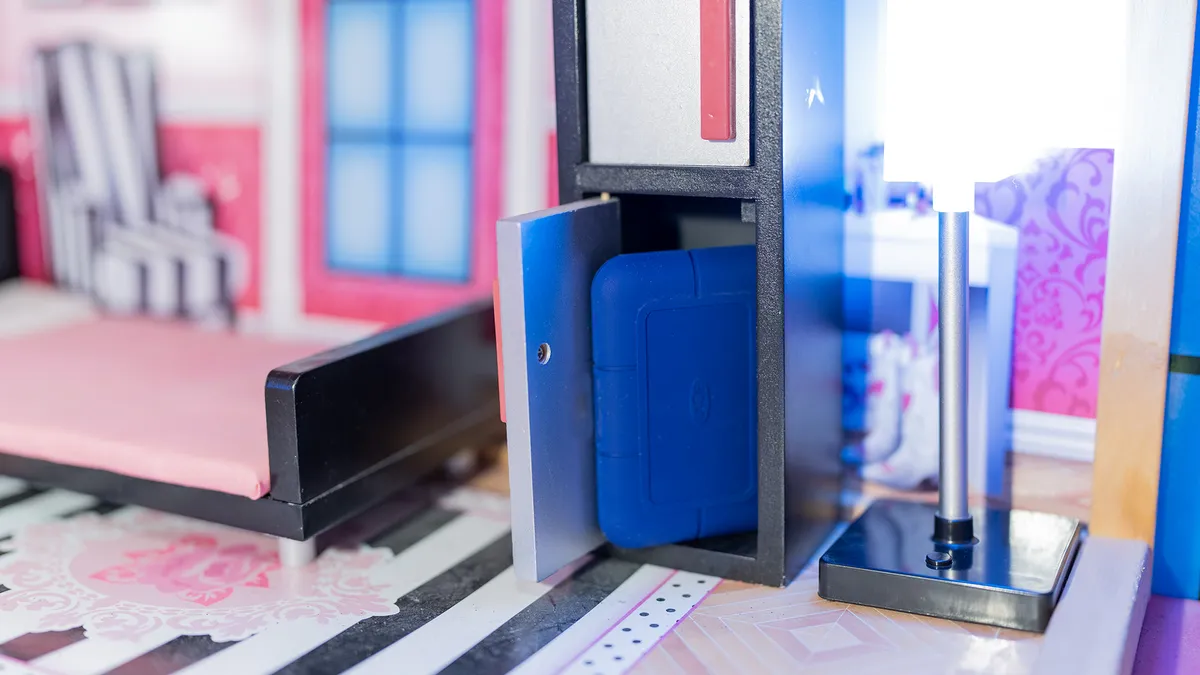 Đánh giá ổ cứng SSD LaCie Rugged Pro 5 - Tốc độ siêu nhanh dành riêng cho dân sáng tạo 12 LaCie Rugged Pro 5 SSD 1