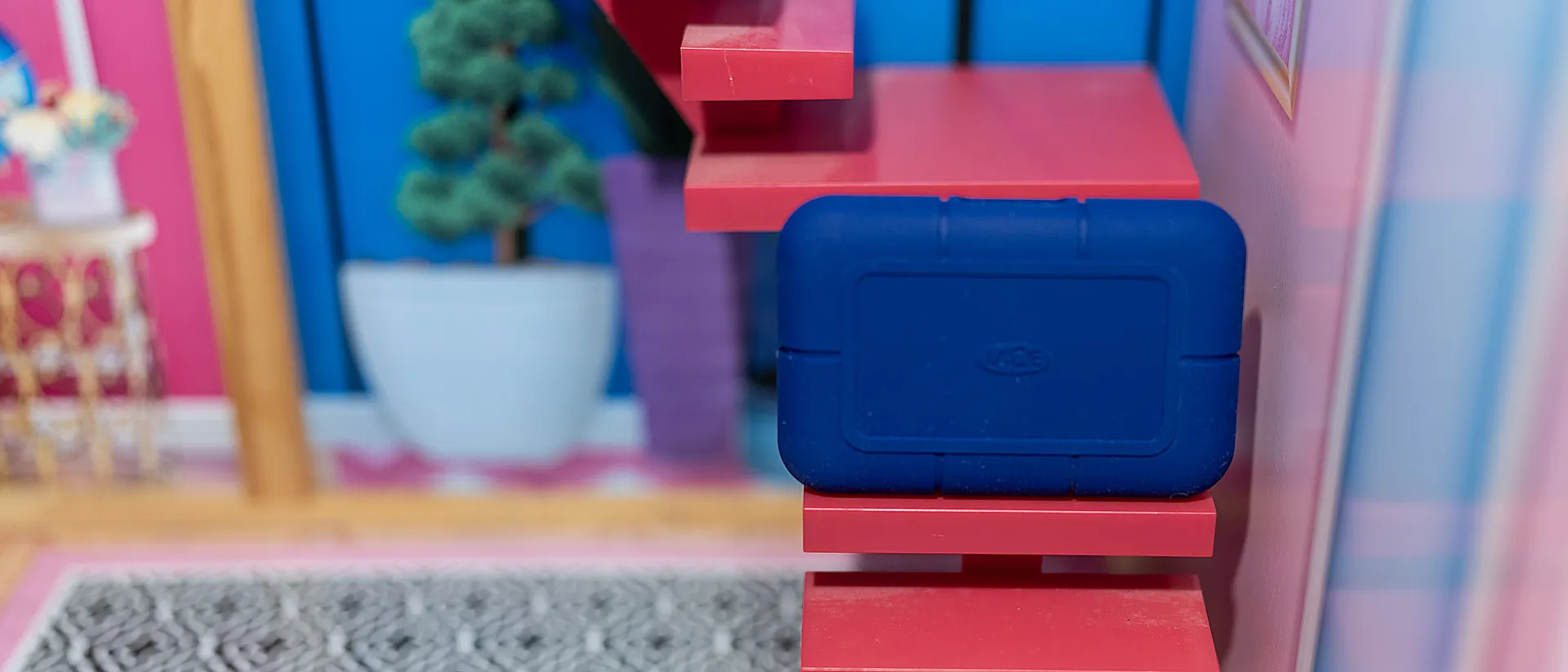 Đánh giá ổ cứng SSD LaCie Rugged Pro 5 - Tốc độ siêu nhanh dành riêng cho dân sáng tạo 13 LaCie Rugged Pro 5 SSD 6