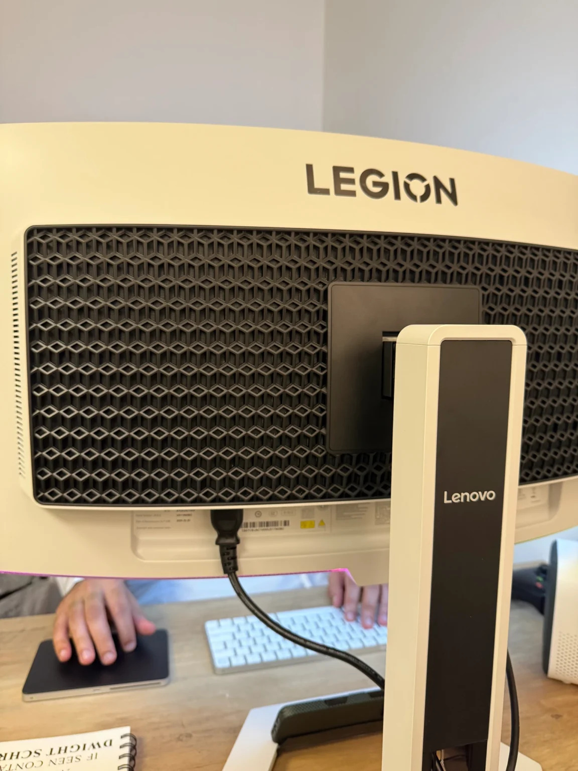 Lenovo Legion Pro 34WD 10 OLED 4