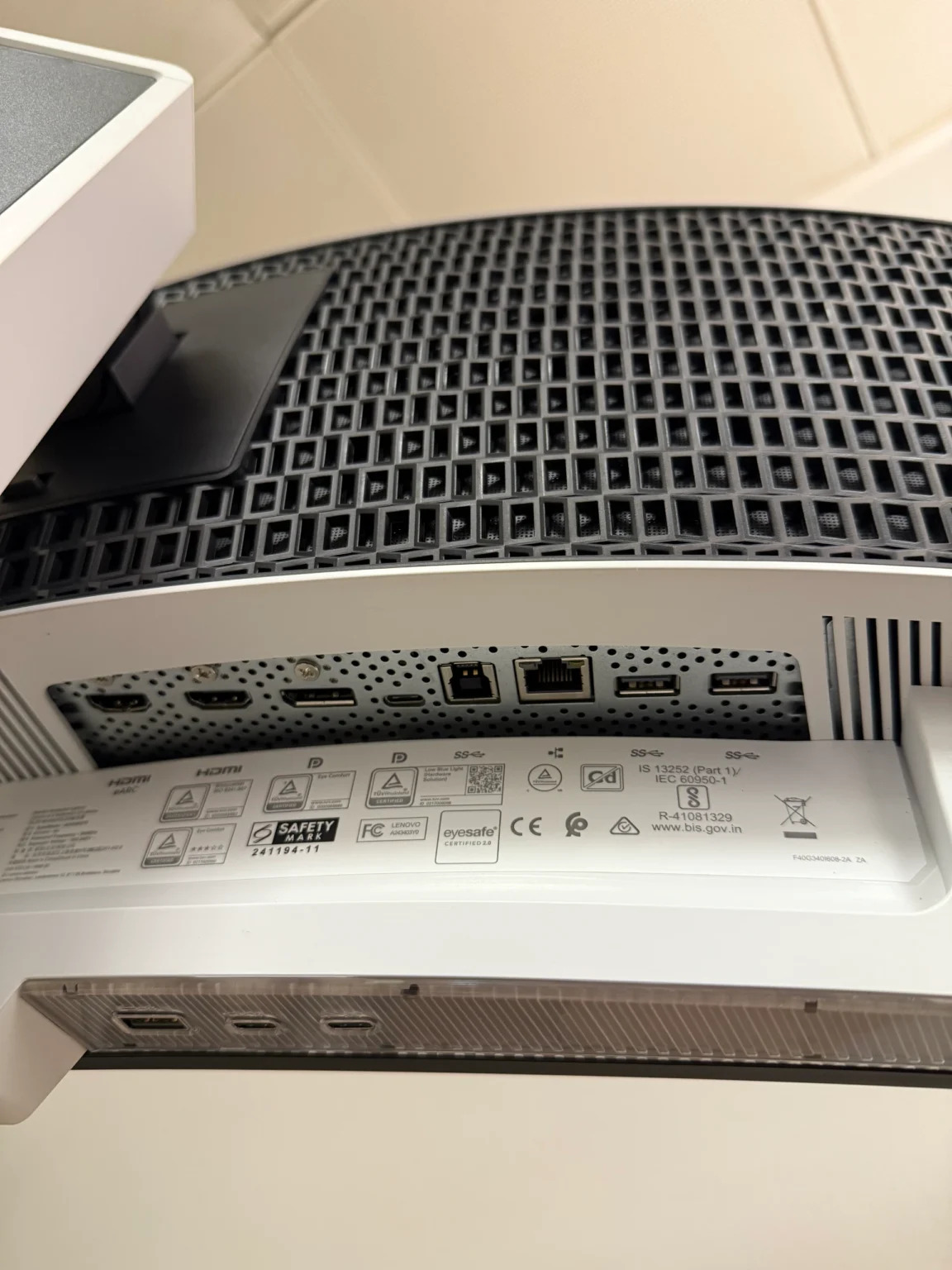 Lenovo Legion Pro 34WD 10 OLED 6