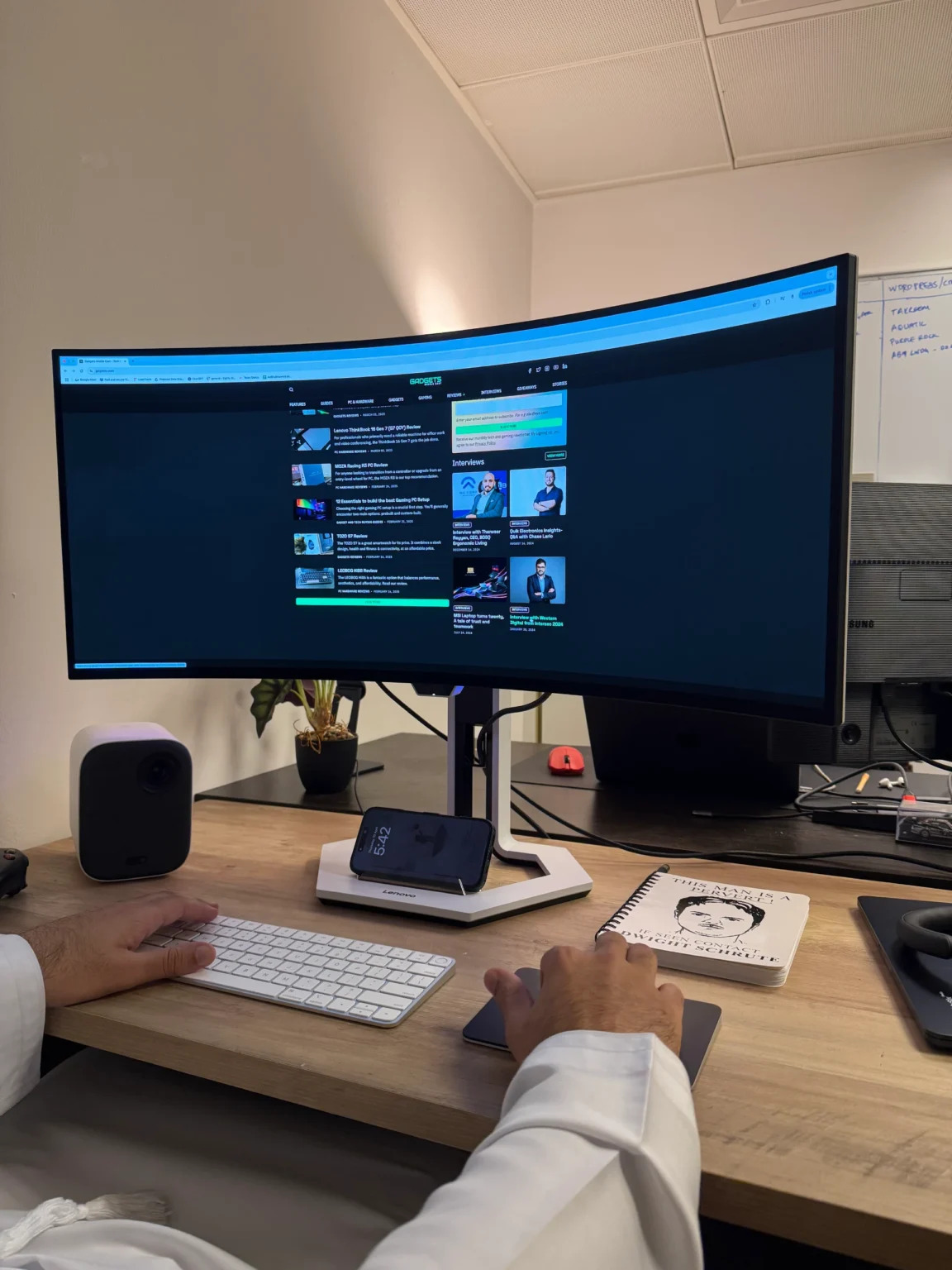 Lenovo Legion Pro 34WD 10 OLED 8