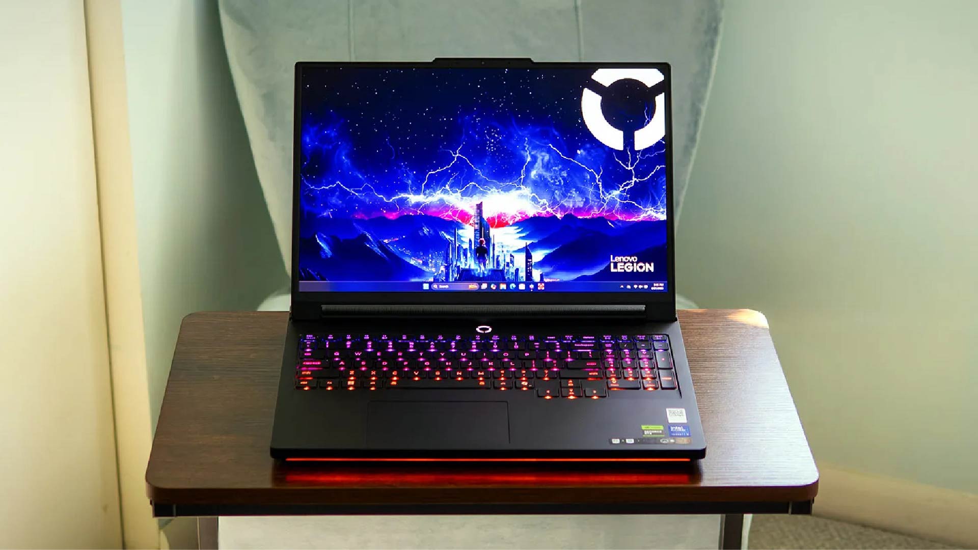 Lenovo Legion Pro 7i Gen 10 1 01
