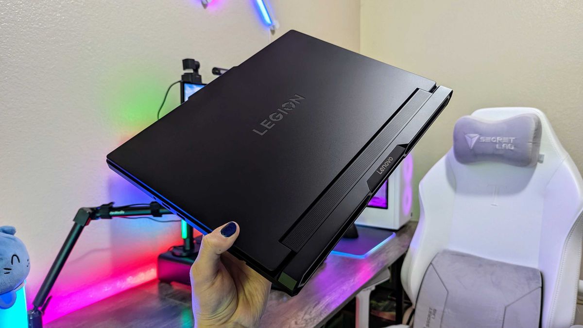 Lenovo Legion Pro 7i Gen 10 12 1