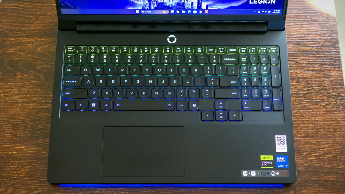 Lenovo Legion Pro 7i Gen 10 18